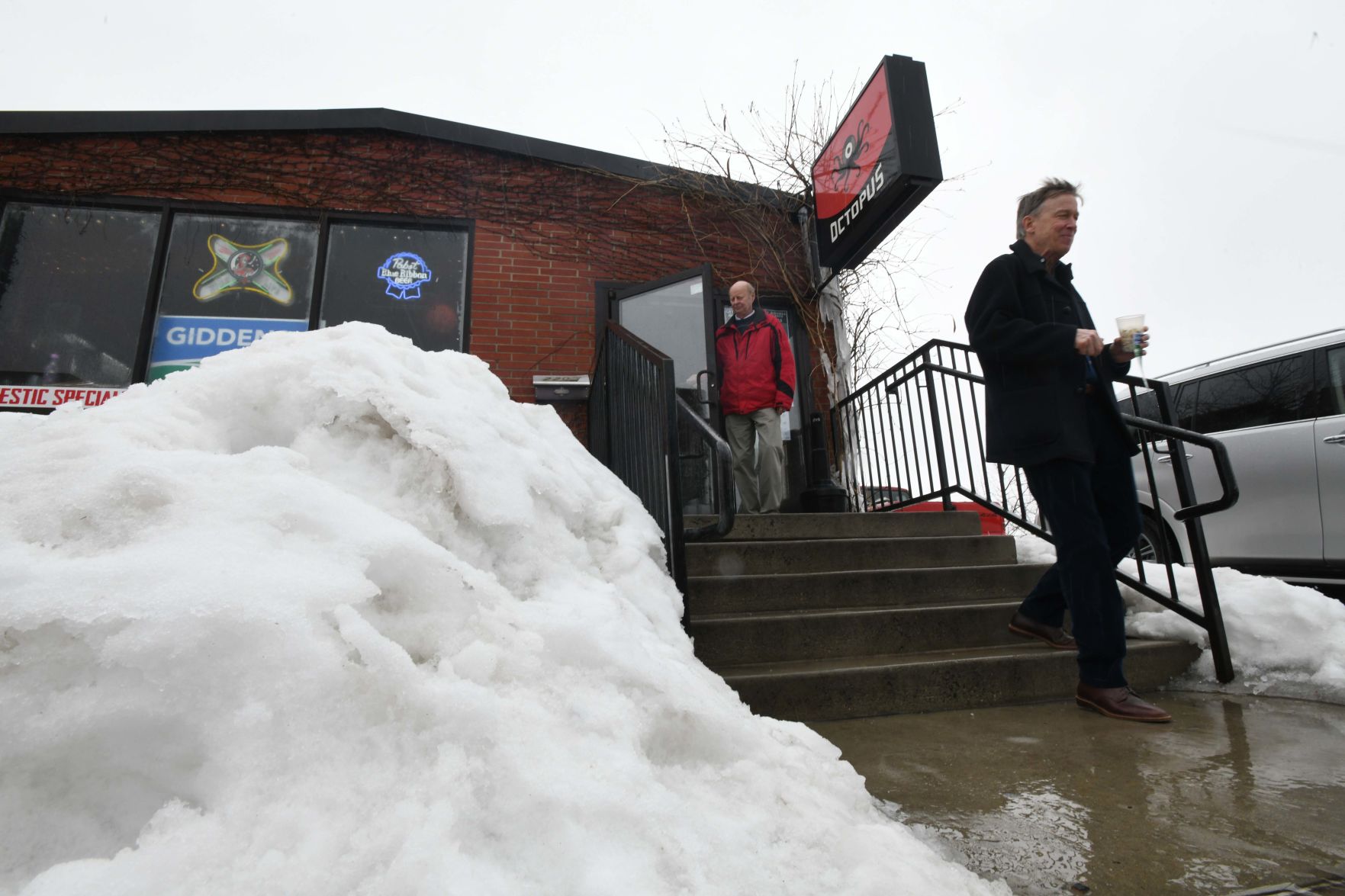 Hickenlooper Stumps in Iowa